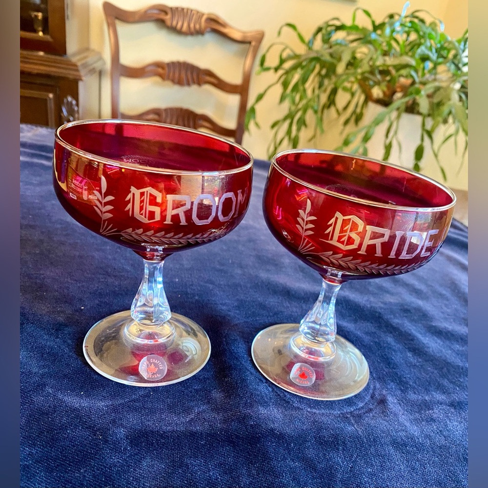 Bride & Groom Champion Glasses